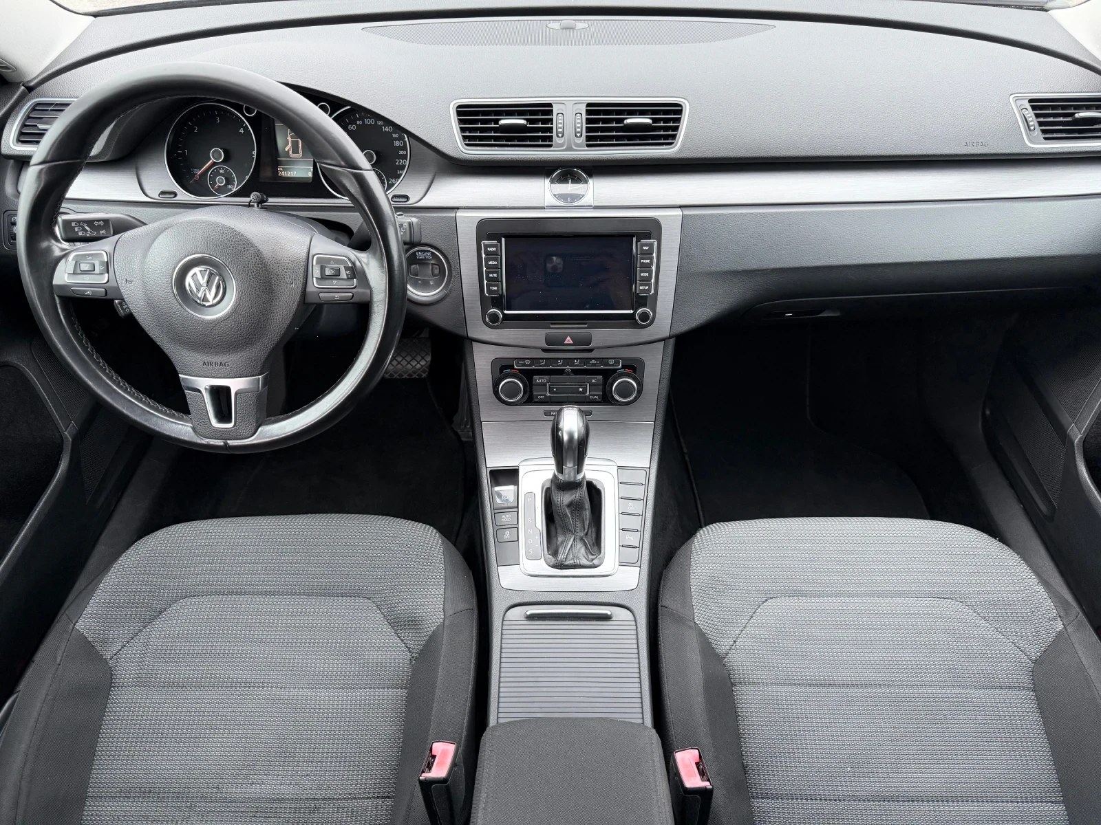 VW Passat 2.0 TDI / AVTOMAT / NAVI / PARKTRONIC / AVTOPILOT | Mobile.bg � ����������� 9