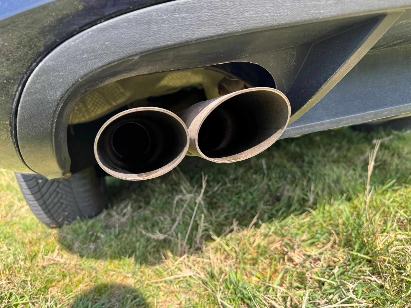 VW Passat 2.0 TDi 140ps ОБСЛУЖЕНА, снимка 11 - Автомобили и джипове - 53265547