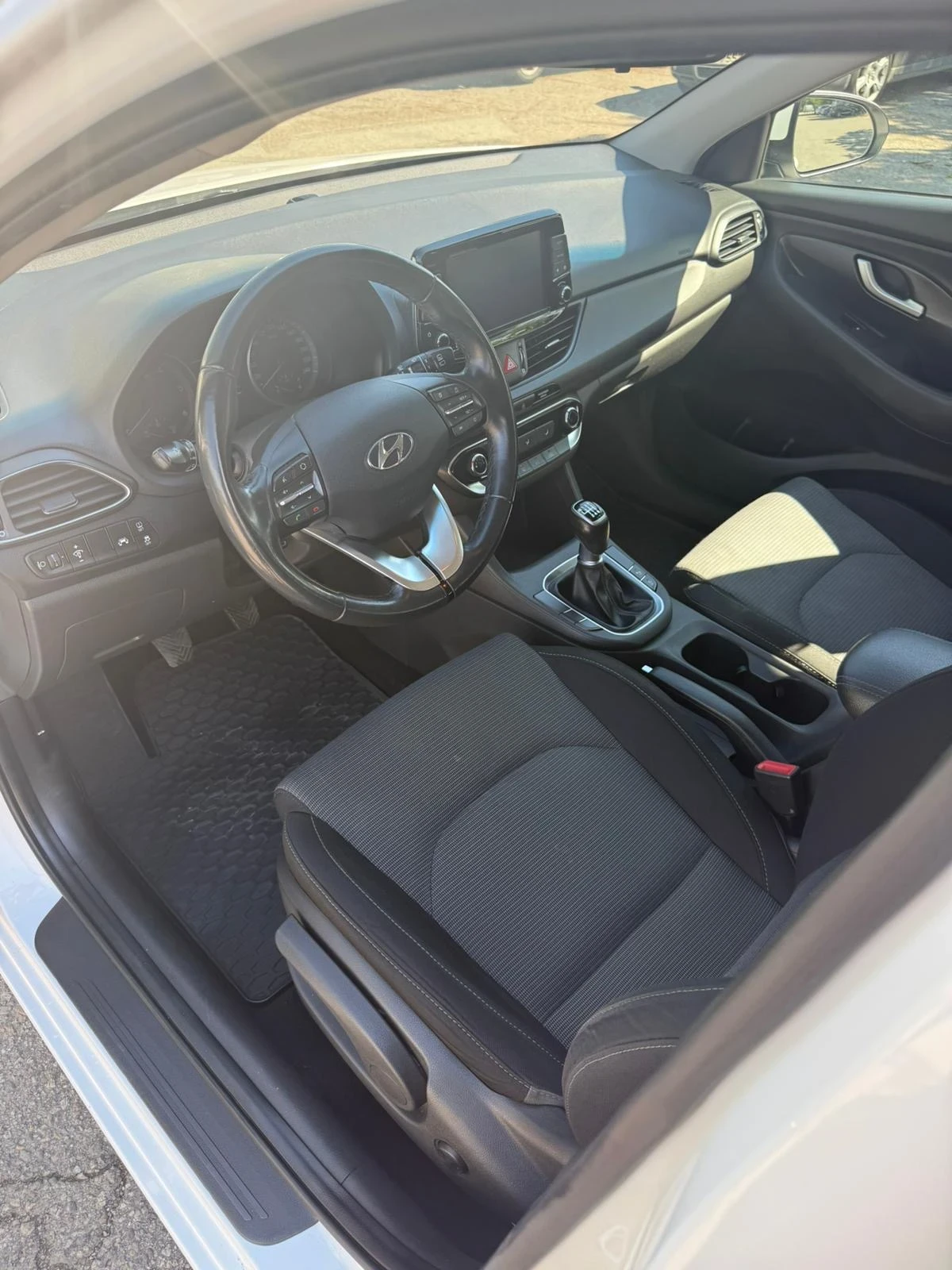 Hyundai I30 1, 6 CRDI, снимка 13 - Автомобили и джипове - 54294672