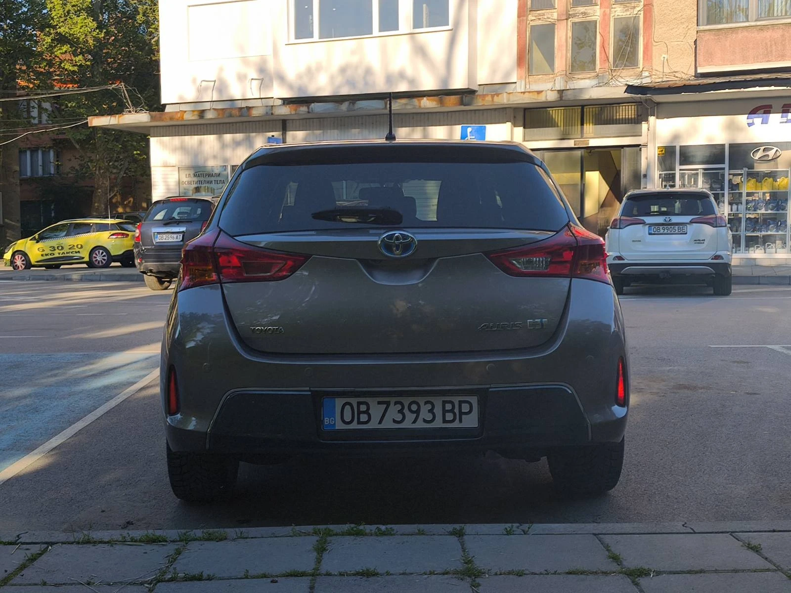 Toyota Auris, снимка 6 - Автомобили и джипове - 54697988