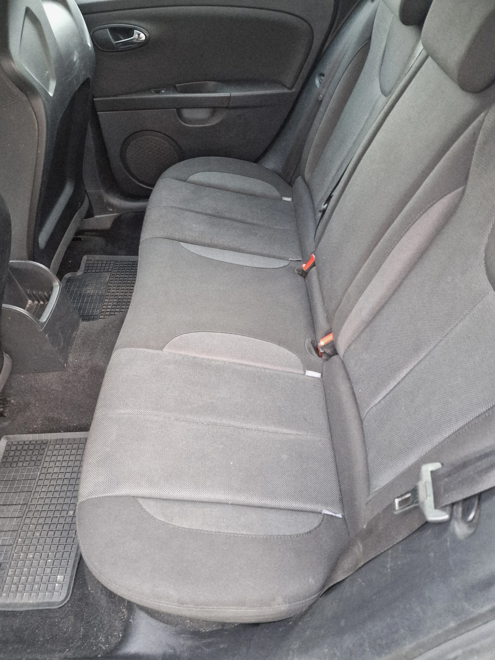 Seat Leon FR 2.0 TDI 170k.c., снимка 12 - Автомобили и джипове - 54806618