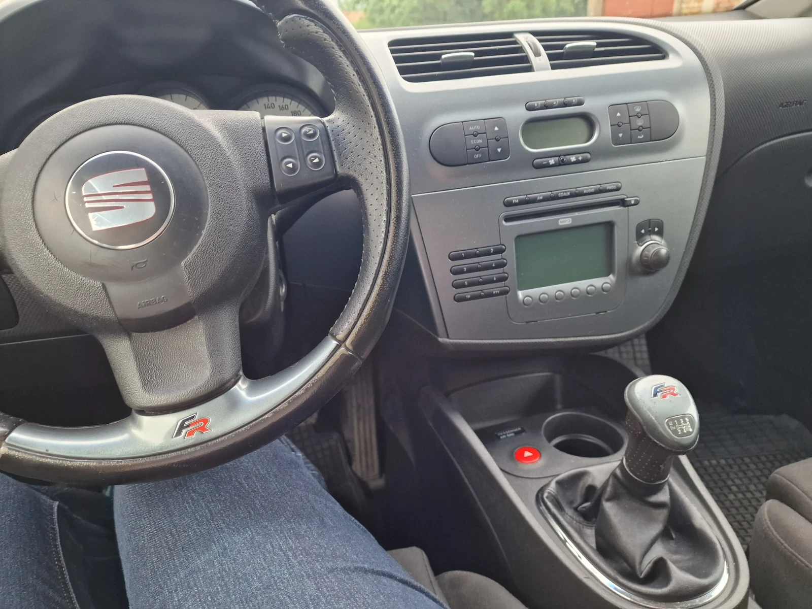 Seat Leon FR 2.0 TDI 170k.c., снимка 10 - Автомобили и джипове - 54806618