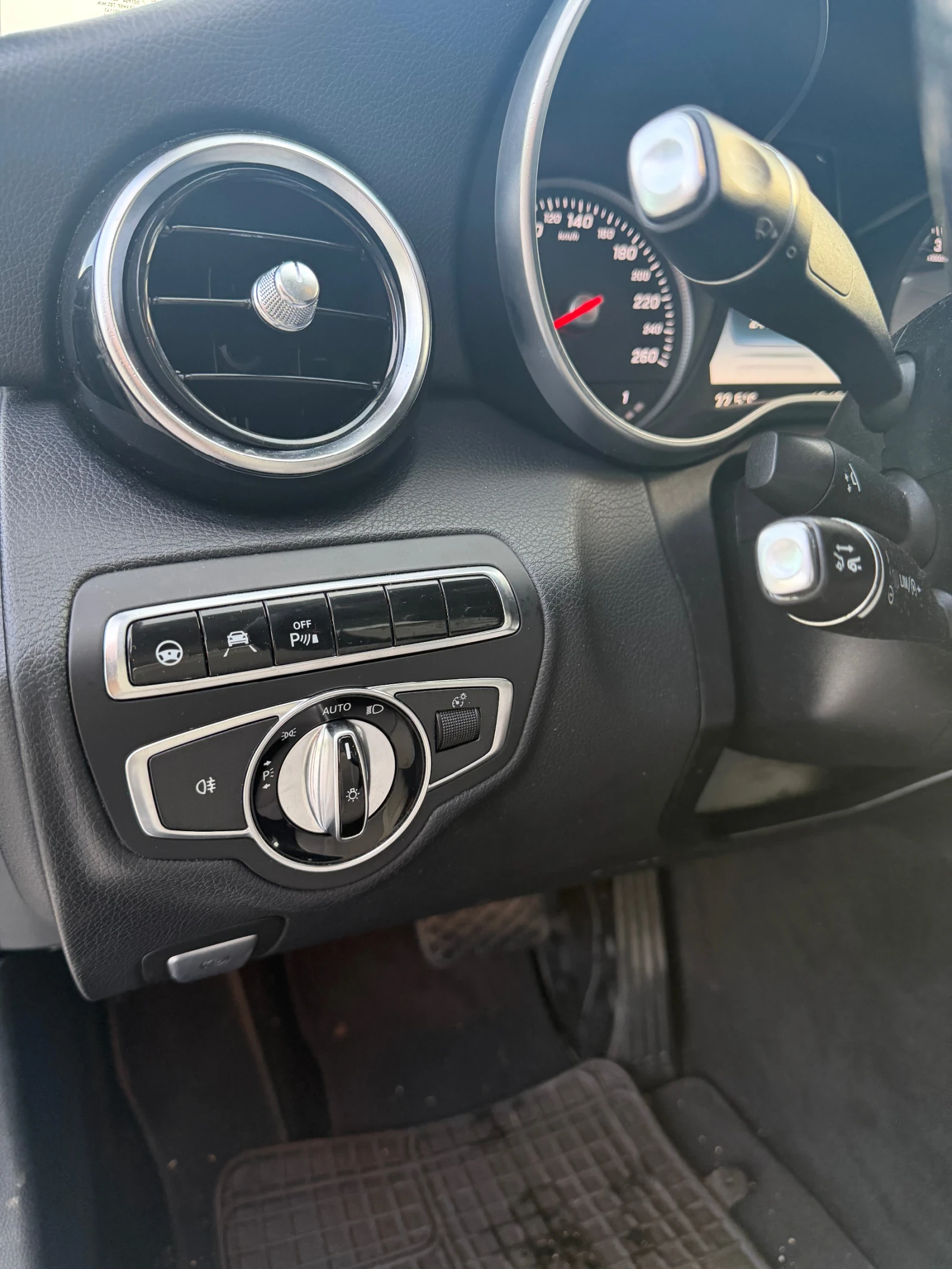 Mercedes-Benz C 220 170hp 7G tronic DISTRONIC BURMESTER, снимка 12 - Автомобили и джипове - 54874493