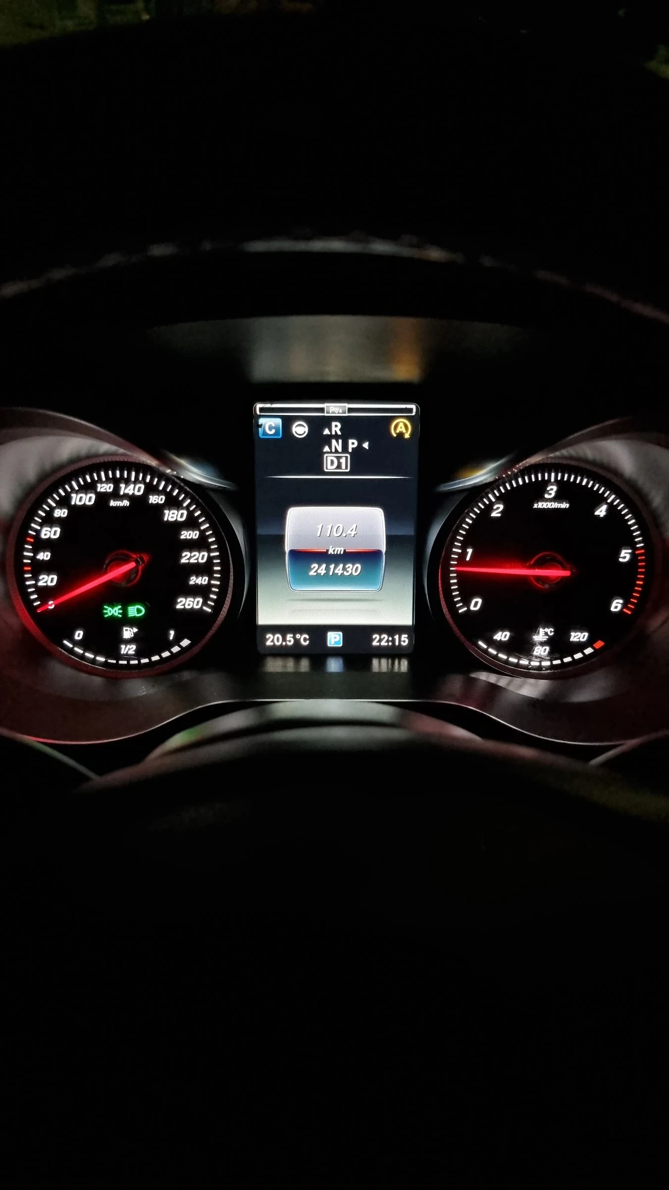 Mercedes-Benz C 220 170hp 7G tronic DISTRONIC BURMESTER, снимка 15 - Автомобили и джипове - 54874493