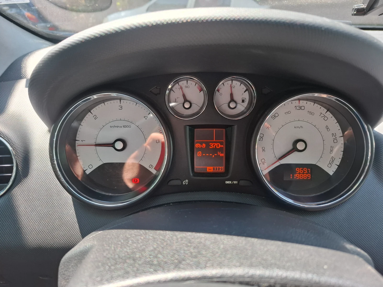 Peugeot 308 2.0 SW, снимка 14 - Автомобили и джипове - 54889881