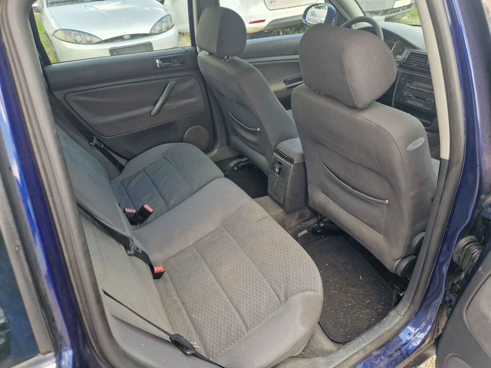 VW Passat 1.9TDI, 101кс, 04г, Италия, БЕЗ РЪЖДИ , снимка 10 - Автомобили и джипове - 54962019