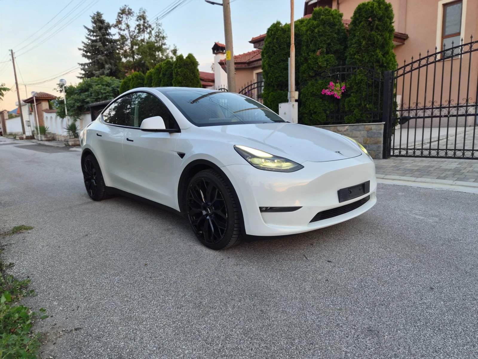 Tesla Model Y 12.23г/Performance/Long Range/Dual Motor , снимка 2 - Автомобили и джипове - 55053089