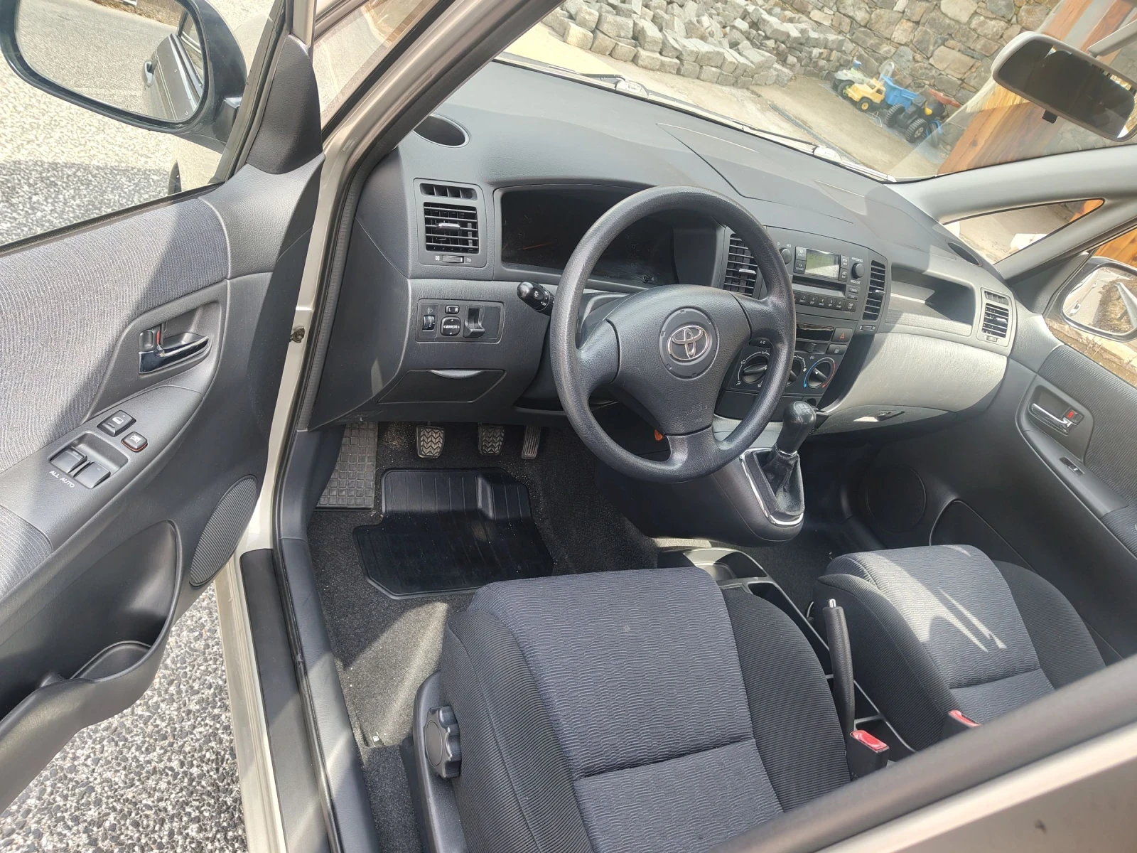 Toyota Corolla verso 2.0D4D, снимка 7 - Автомобили и джипове - 55094943