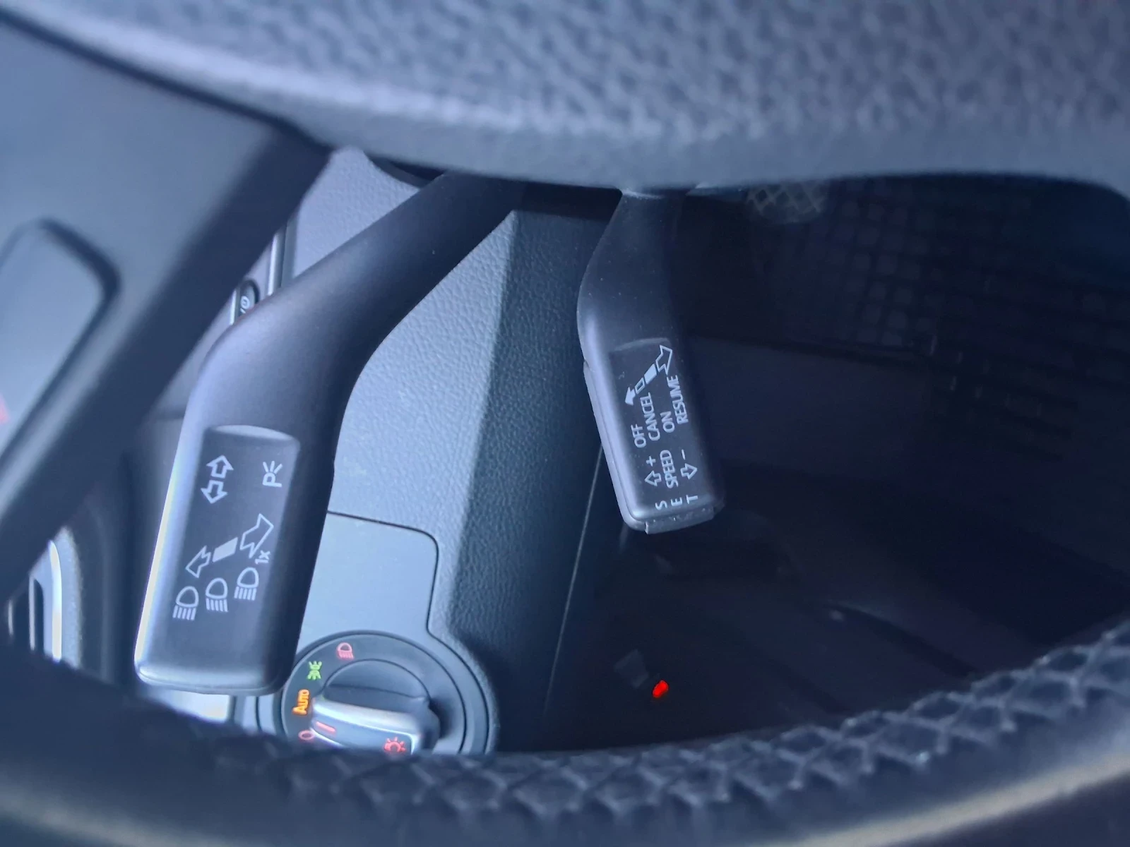 VW Passat 2.0 ТДИ 140 КС, снимка 8 - Автомобили и джипове - 55136131