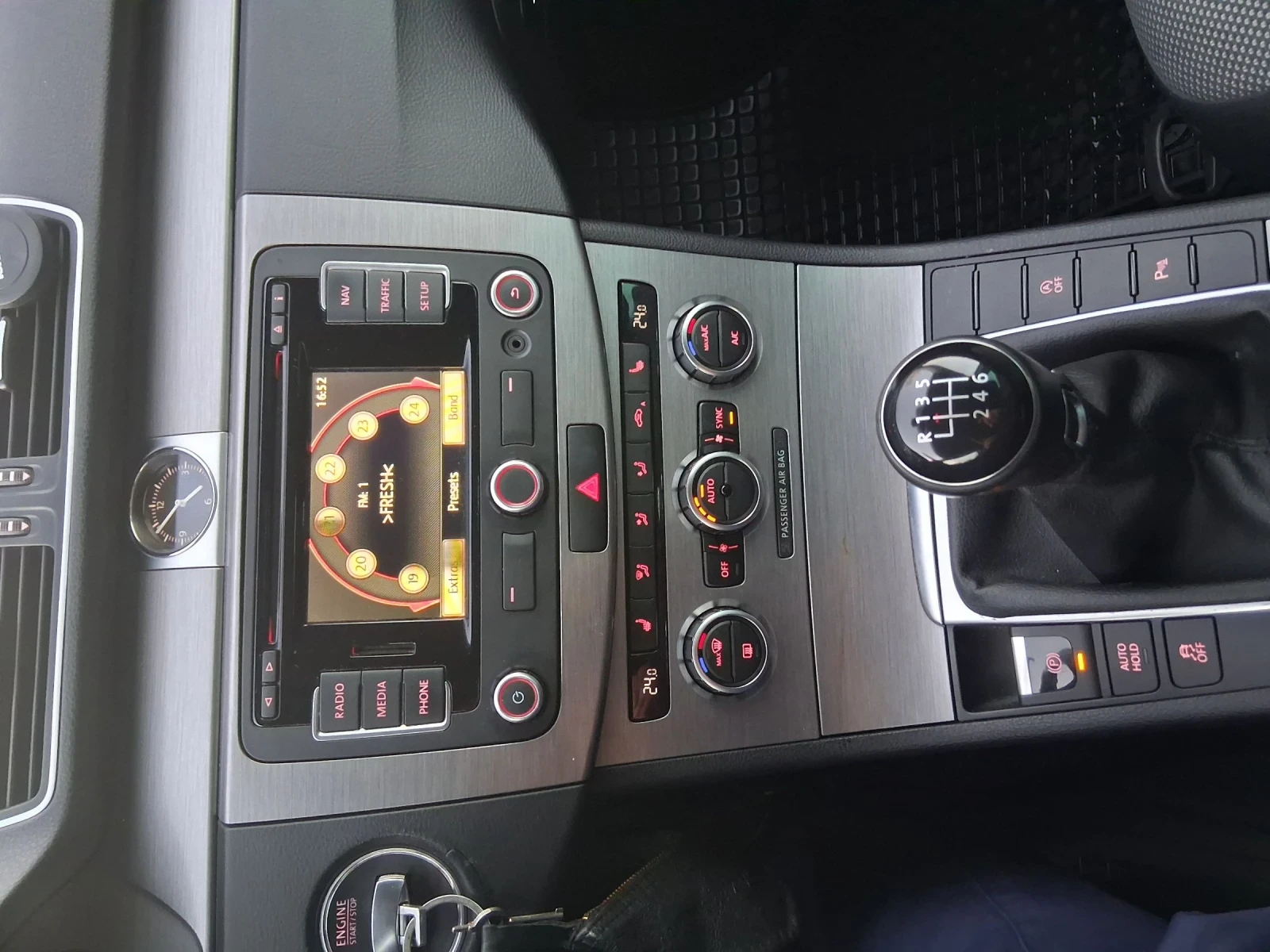 VW Passat 2.0 ТДИ 140 КС, снимка 7 - Автомобили и джипове - 55136131