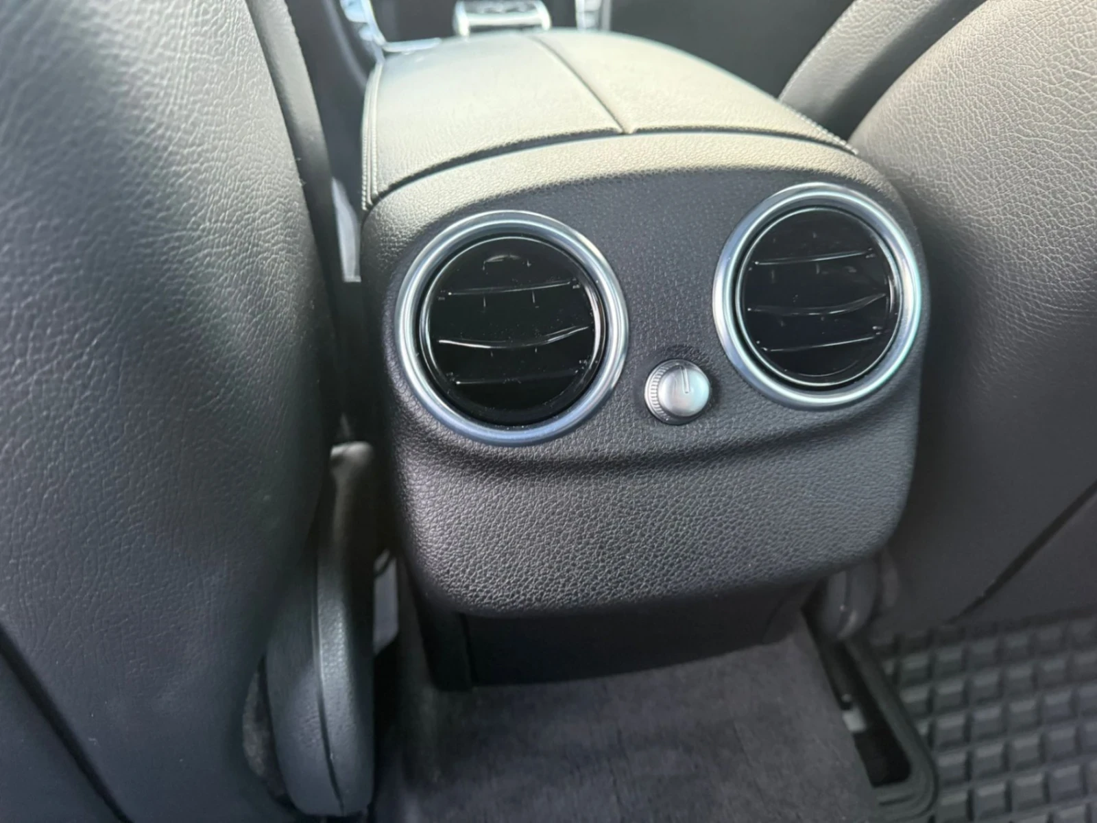 Mercedes-Benz C 300 ПОДГРЕВ* ПАНОРАМА* KEYLESS* CARFAX , снимка 12 - Автомобили и джипове - 55213463