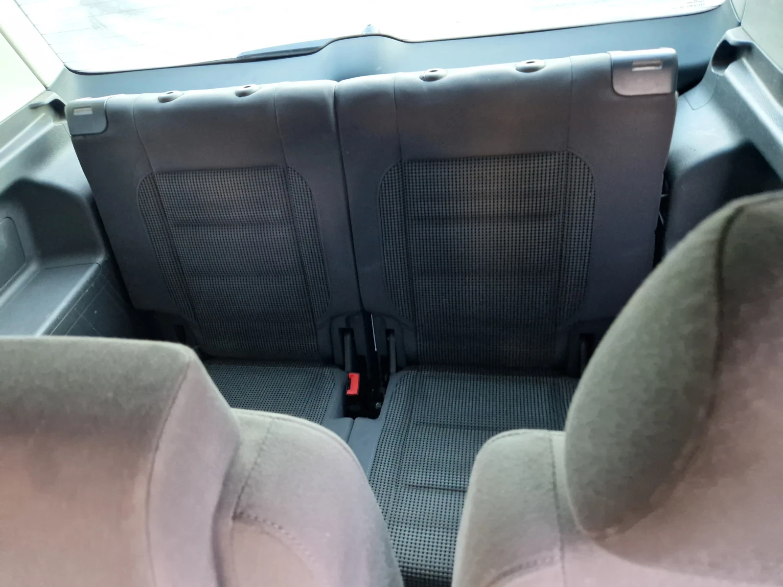 VW Touran 1.9 105 7месна 6ск , снимка 11 - Автомобили и джипове - 55513134