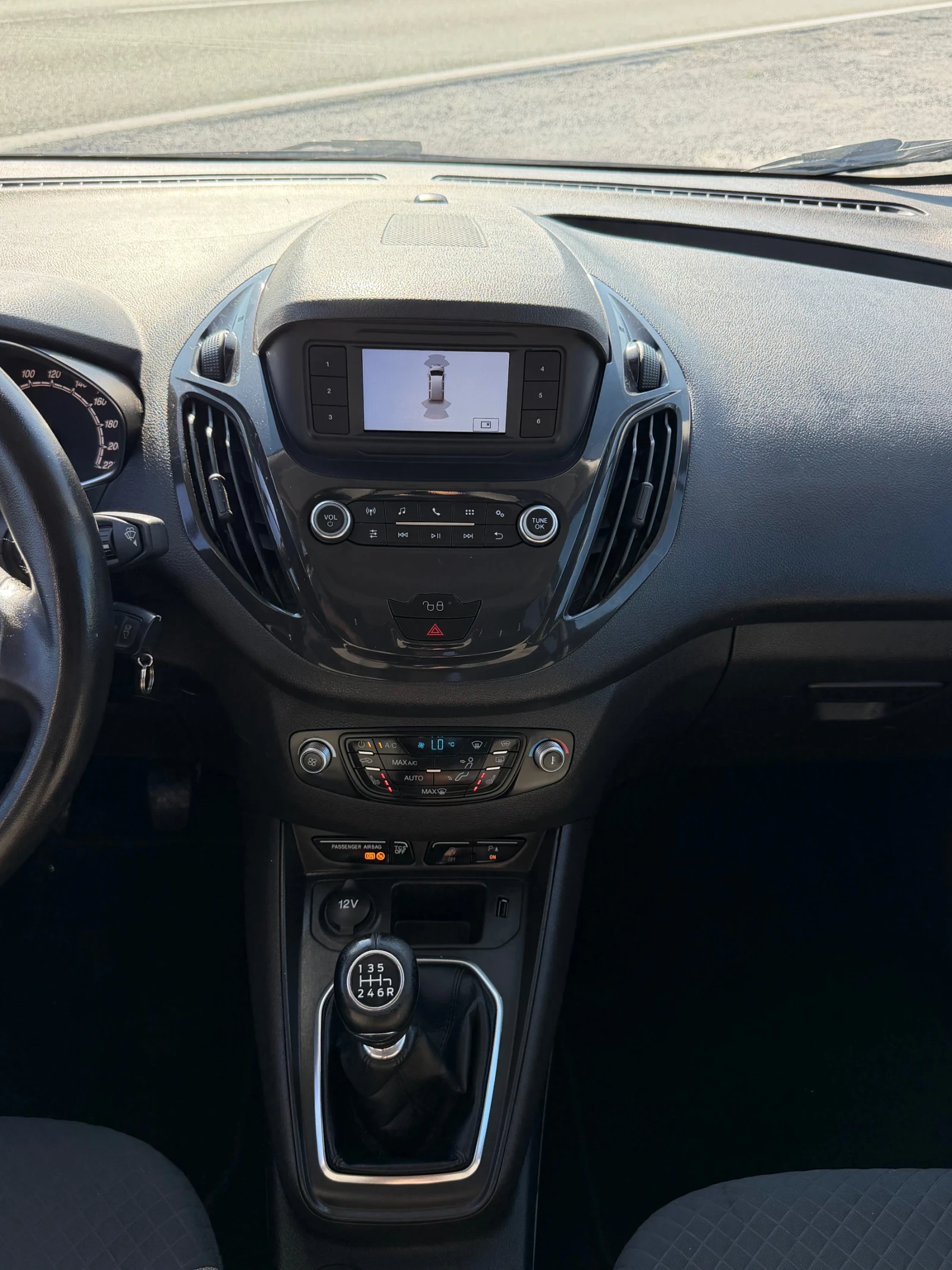 Ford Courier TOURNEO FACELIFT 1.0i TITANIUM EURO 6.2 TUV, снимка 15 - Автомобили и джипове - 55541222