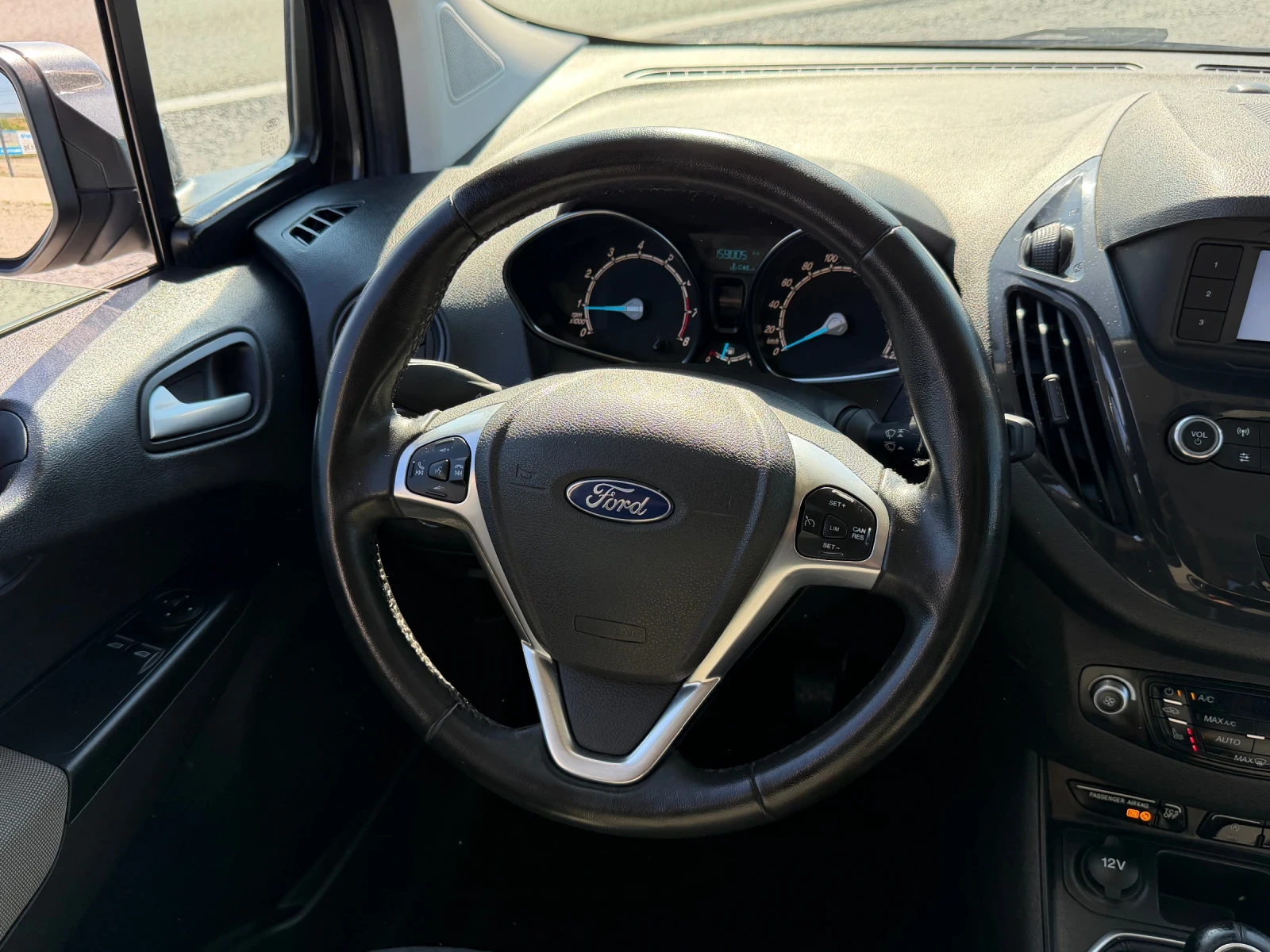 Ford Courier TOURNEO FACELIFT 1.0i TITANIUM EURO 6.2 TUV, снимка 14 - Автомобили и джипове - 55541222