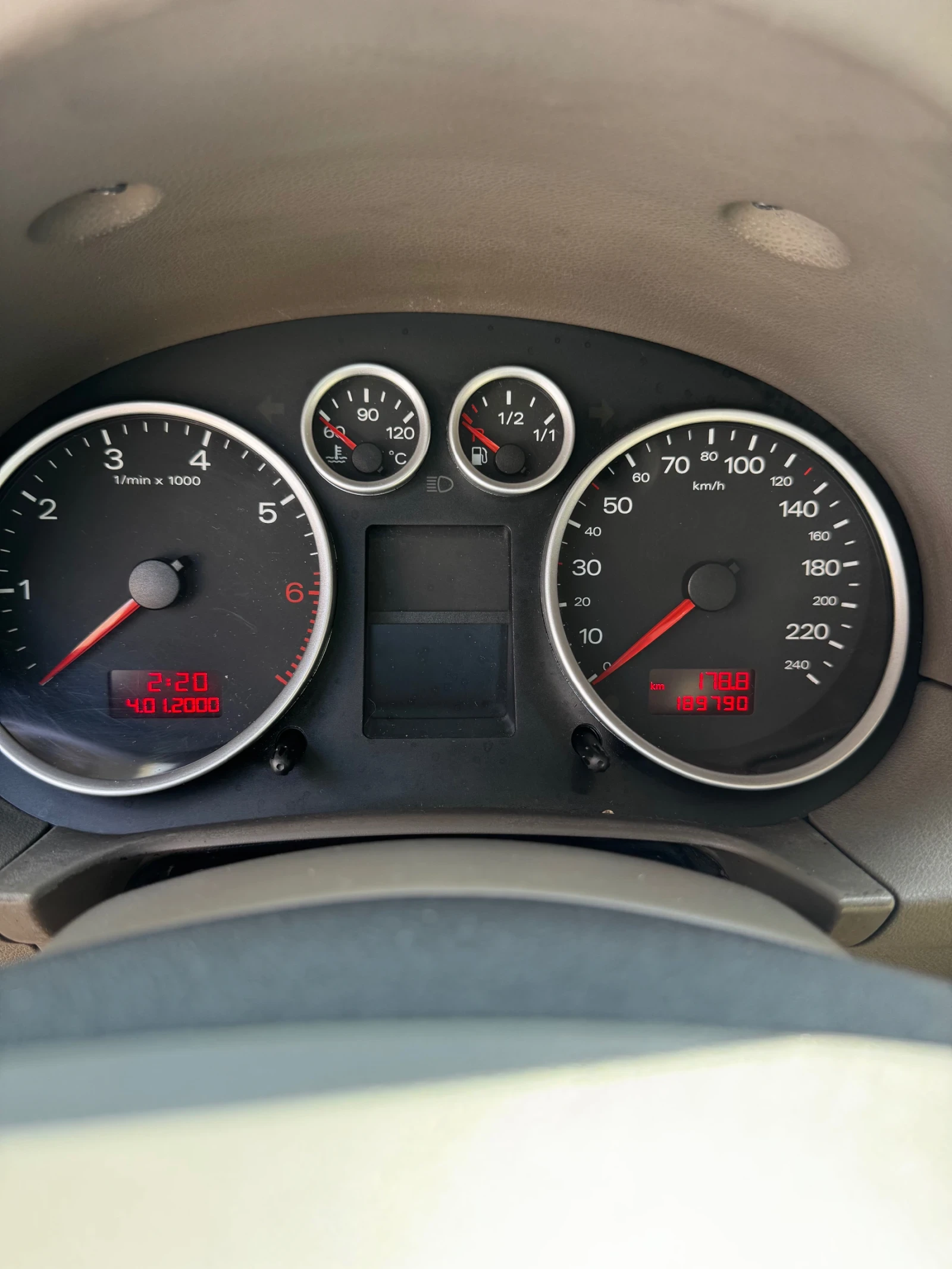 Audi A2 Газ, снимка 5 - Автомобили и джипове - 55571299