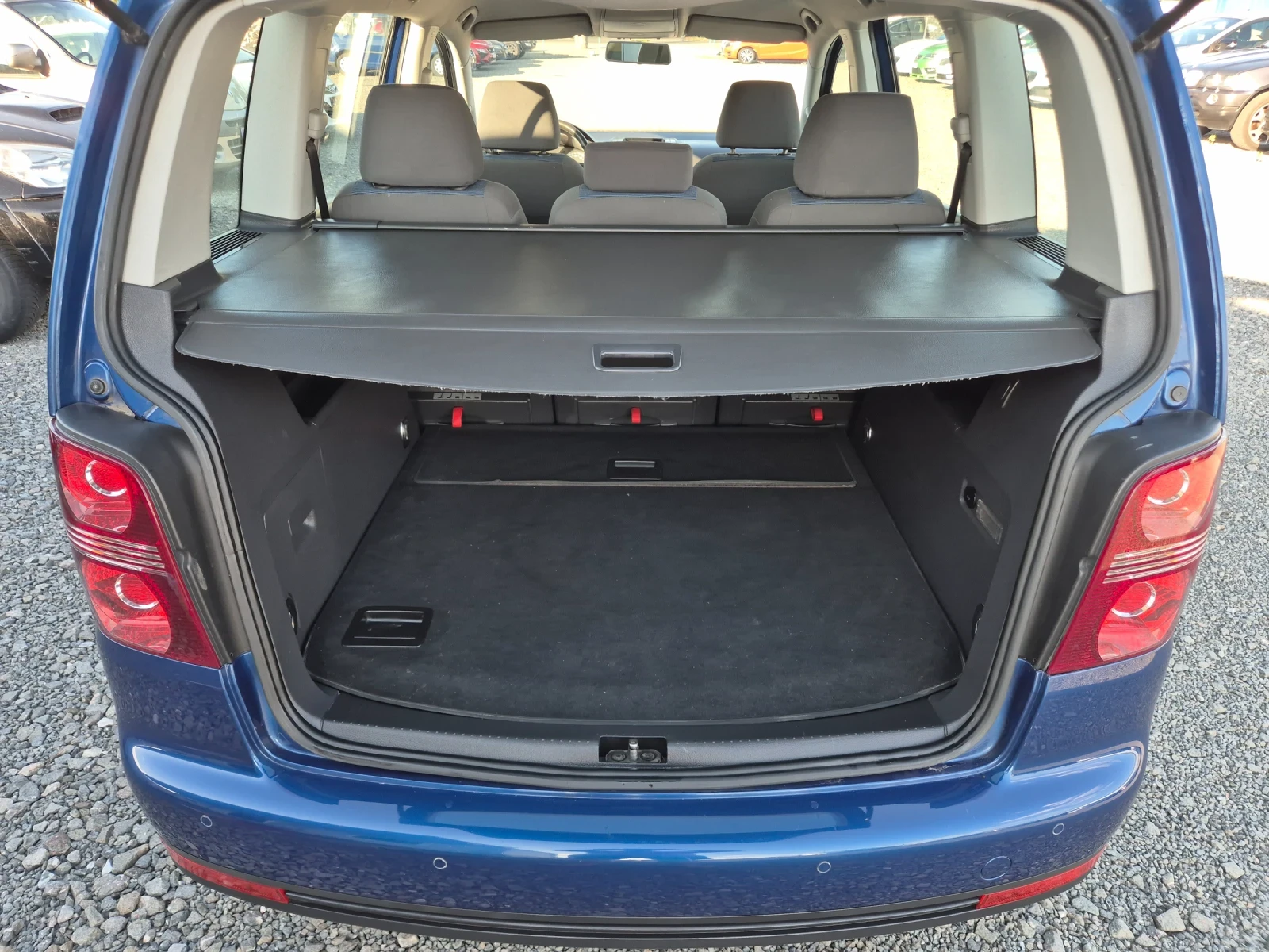 VW Touran 1.9TDI 90к.с., снимка 14 - Автомобили и джипове - 55867622