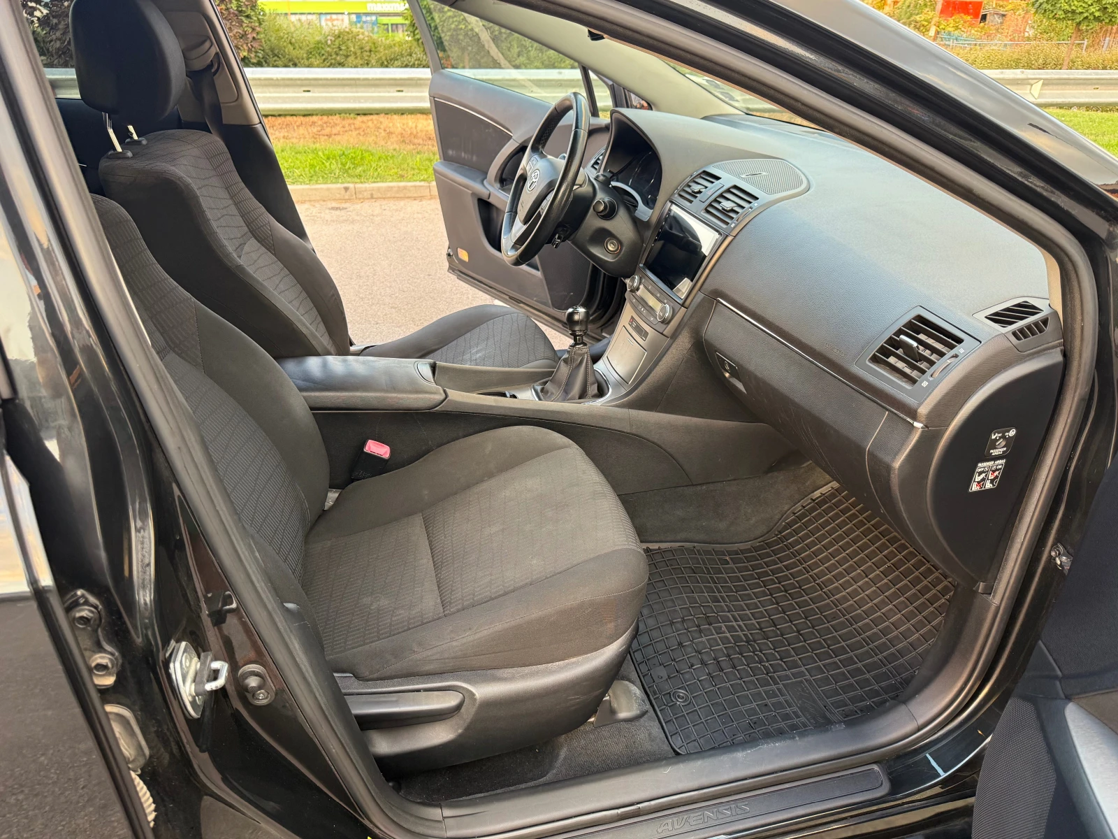 Toyota Avensis 1.8 147к.с., снимка 16 - Автомобили и джипове - 55904920