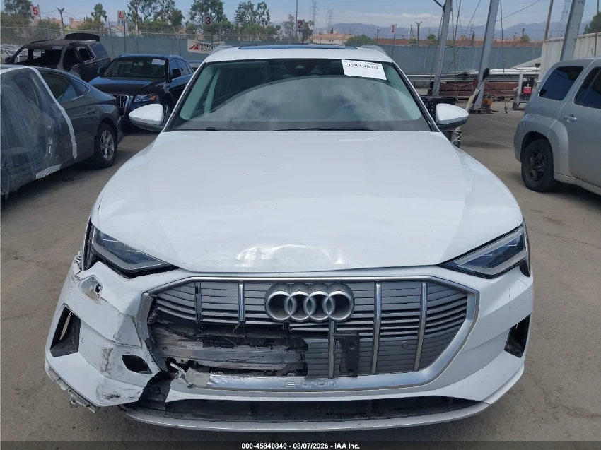 Audi E-Tron PREMIUM QUATTRO, снимка 2 - Автомобили и джипове - 56222650