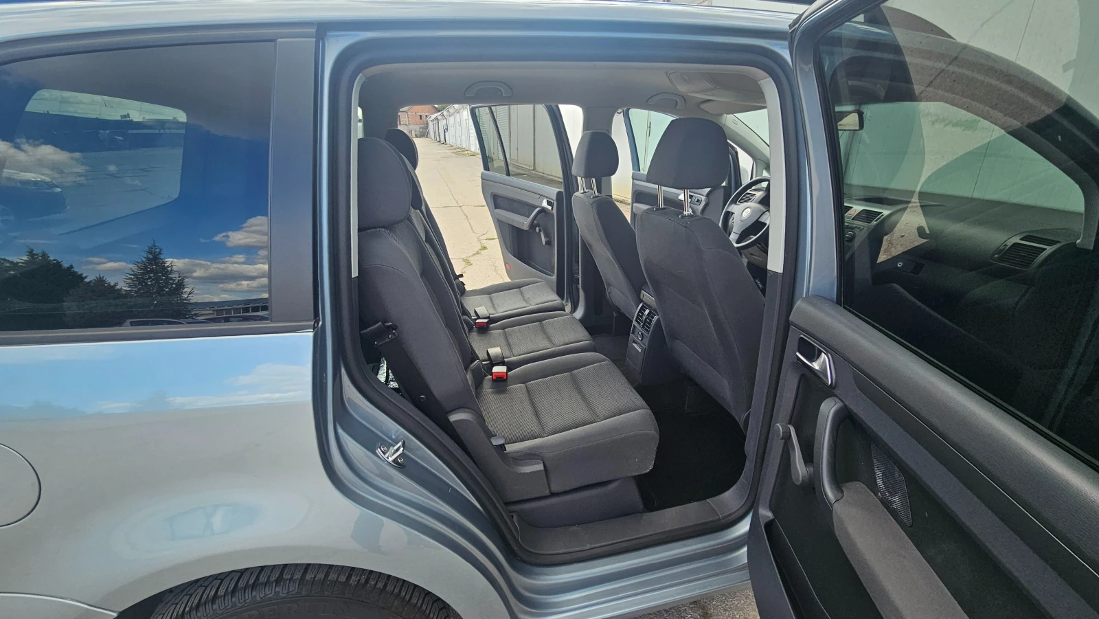 VW Touran 1.9 TDI* 6 СКОРОСТИ* , снимка 13 - Автомобили и джипове - 56246937