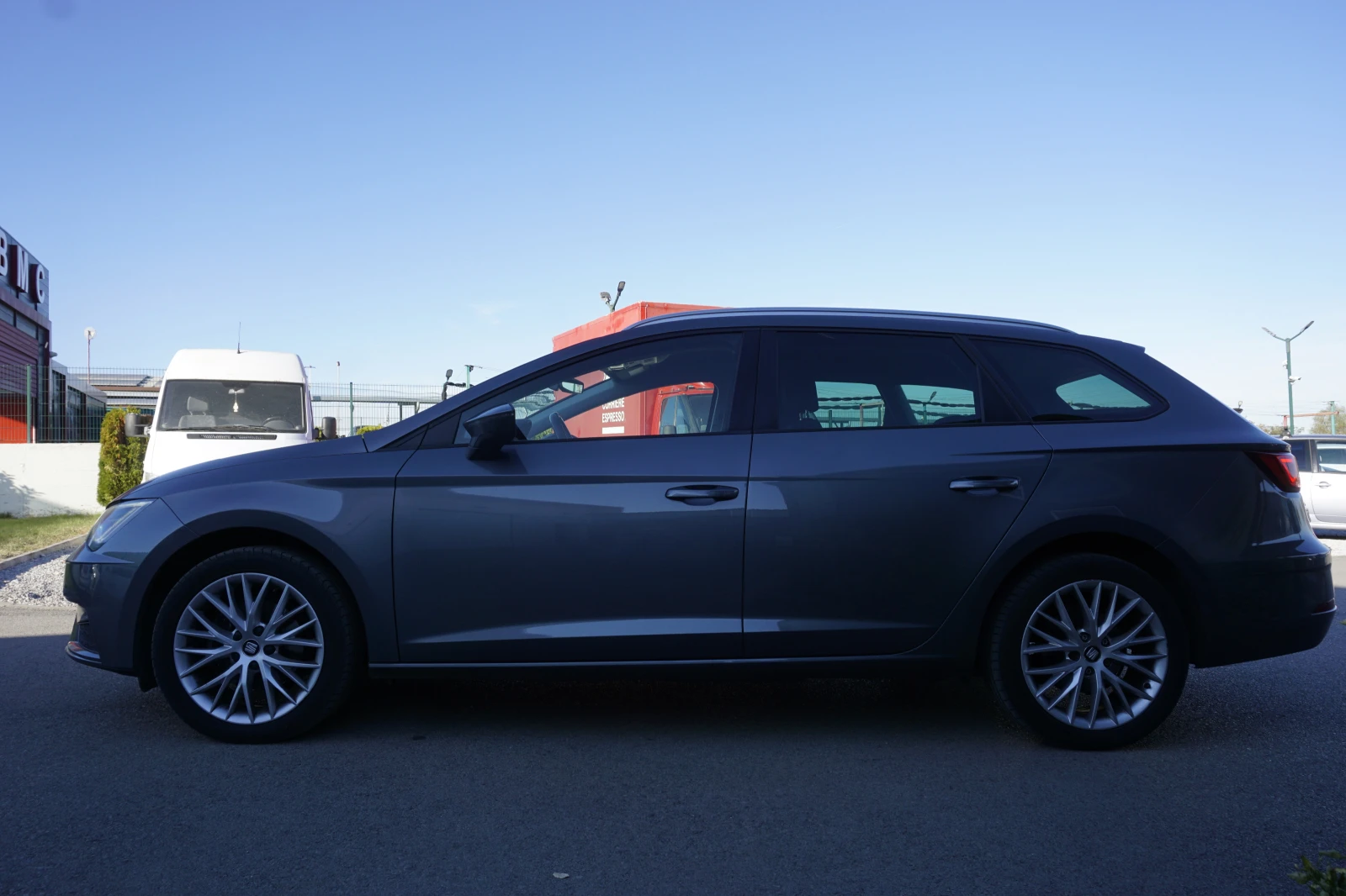 Seat Leon 1.6/Автомат/Facelift, снимка 3 - Автомобили и джипове - 56361616