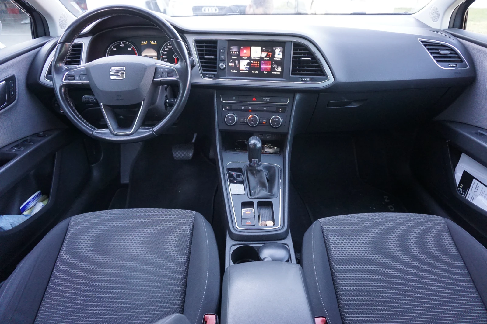 Seat Leon 1.6/Автомат/Facelift, снимка 9 - Автомобили и джипове - 56361616