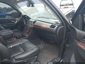 Cadillac Escalade HYBRID STANDARD* KEYLESS* ЗАДНА КАМЕРА* ПОДГРЕВ - 21999 лв. - 81911643 | Car24.bg