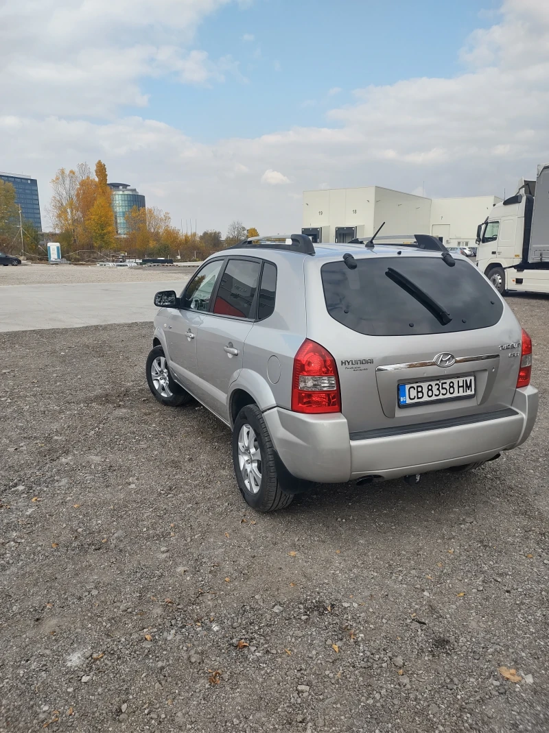 Hyundai Tucson, снимка 4 - Автомобили и джипове - 47798749