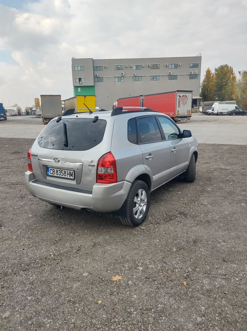 Hyundai Tucson, снимка 6 - Автомобили и джипове - 47798749