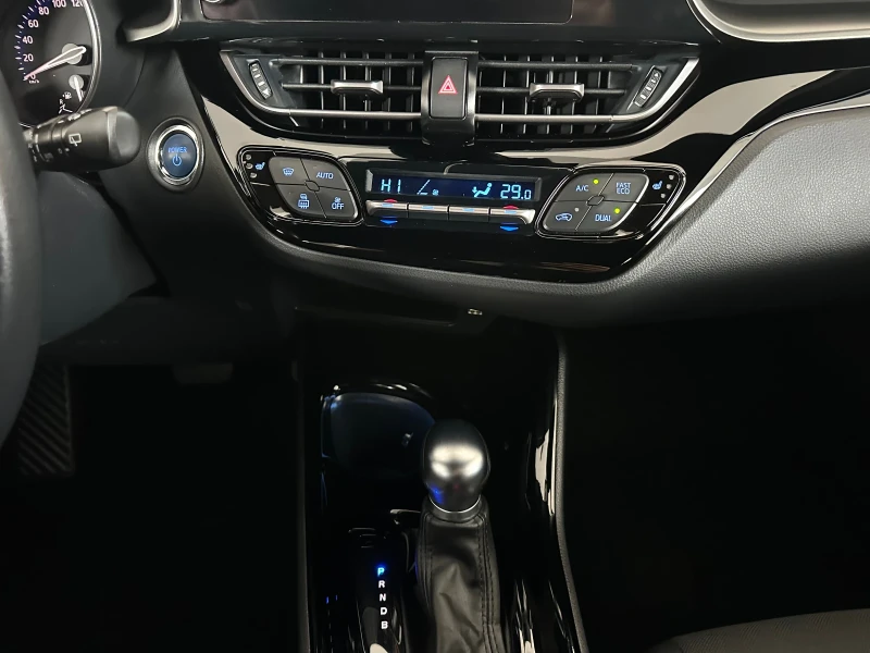 Toyota C-HR Club* Bitone, снимка 11 - Автомобили и джипове - 52501404