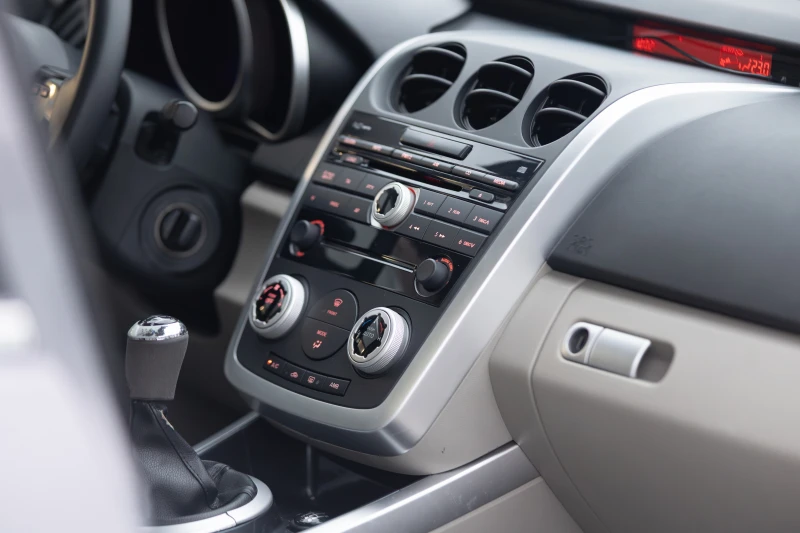 Mazda CX-7, снимка 8 - Автомобили и джипове - 52563235