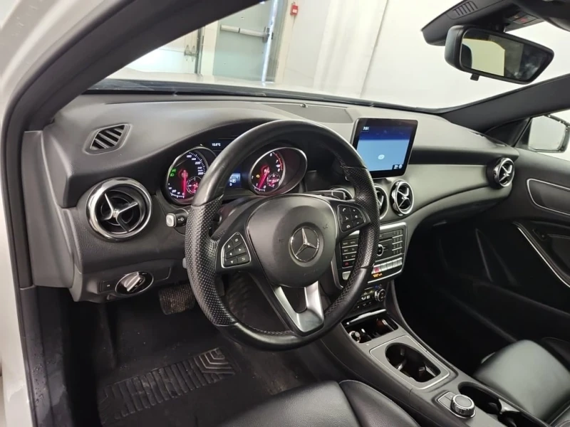 Mercedes-Benz GLA 250 * CARFAX * ЦЕНА ДО БЪЛГАРИЯ, снимка 9 - Автомобили и джипове - 52708456