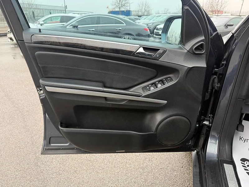 Mercedes-Benz ML 300 FACE-4х4-2011г-LED-XENON-ПОДГРЯВАНЕ-GERMANIA-FULL!, снимка 8 - Автомобили и джипове - 53220193