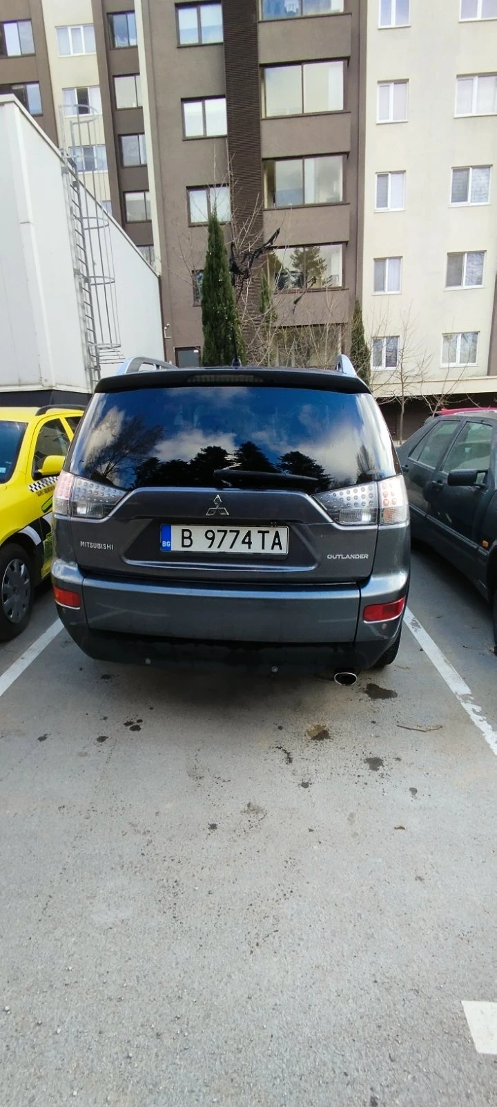 Mitsubishi Outlander, снимка 10 - Автомобили и джипове - 53819929