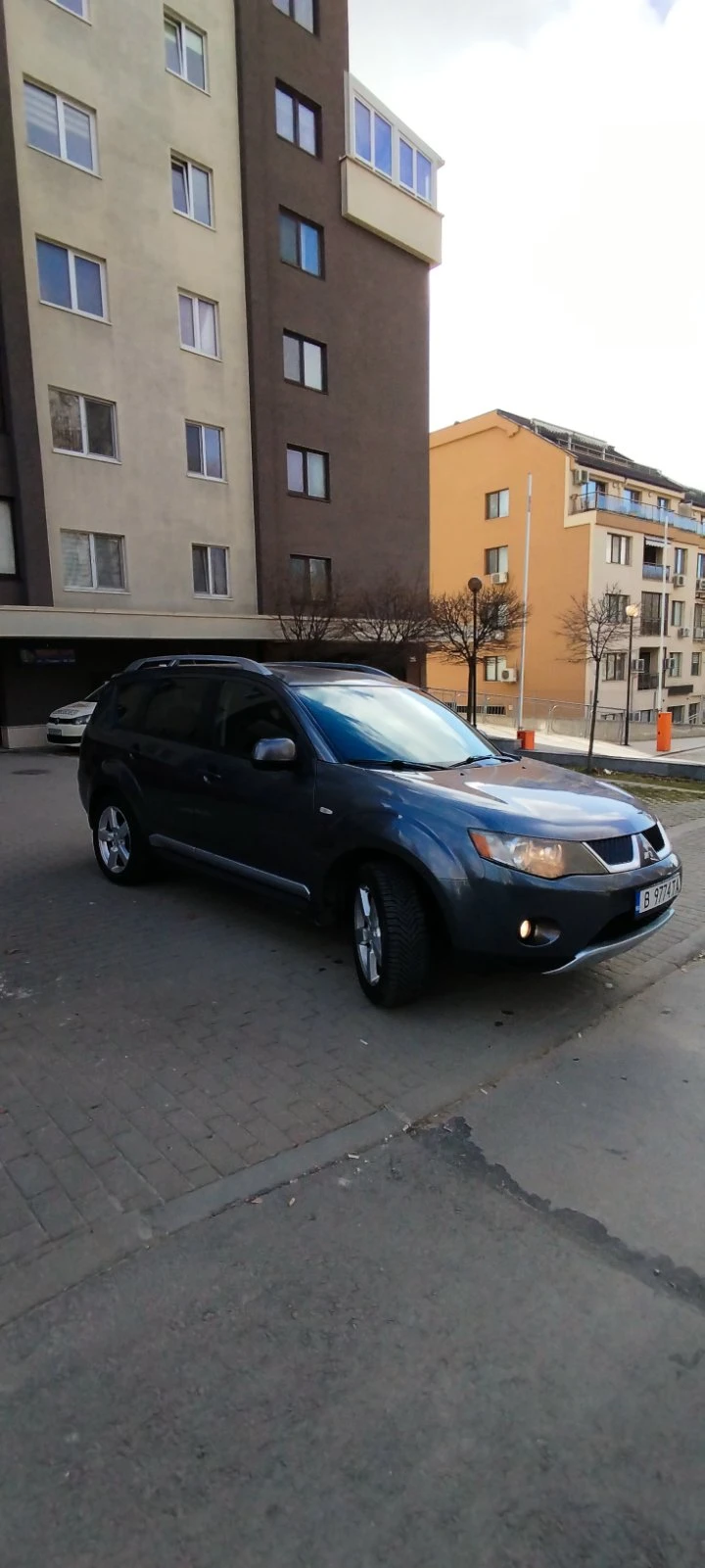 Mitsubishi Outlander, снимка 3 - Автомобили и джипове - 53819929