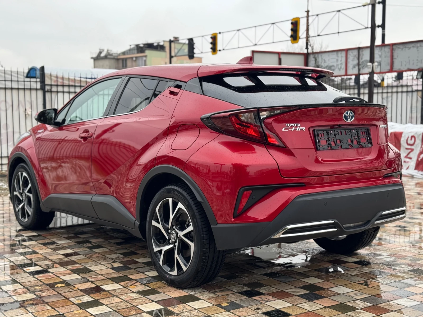 Toyota C-HR 2.0/184к.с./Hybrid/Гаранция/37000км. - изображение 6