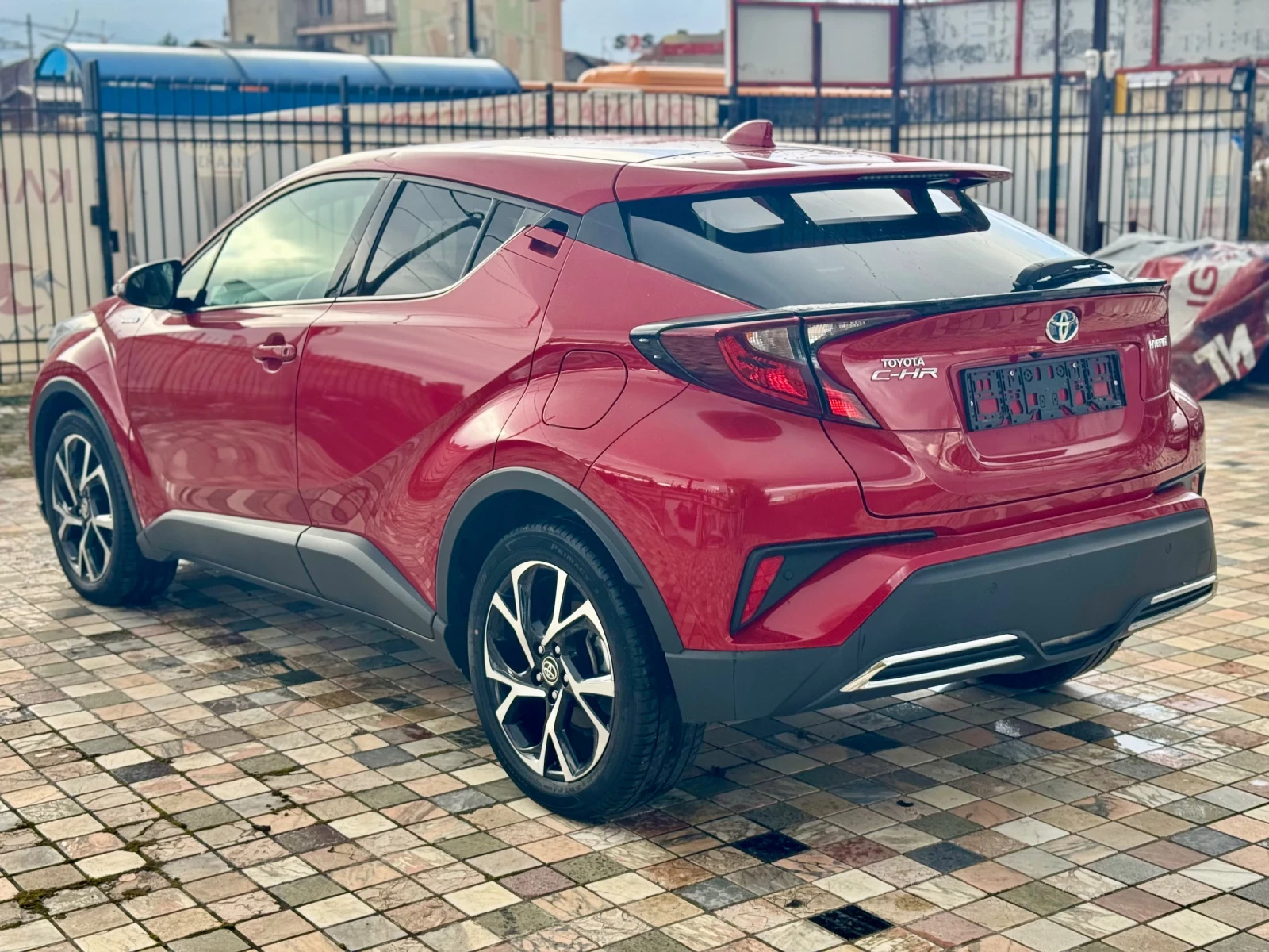 Toyota C-HR 2.0/184к.с./Hybrid/Гаранция/37000км. - изображение 6