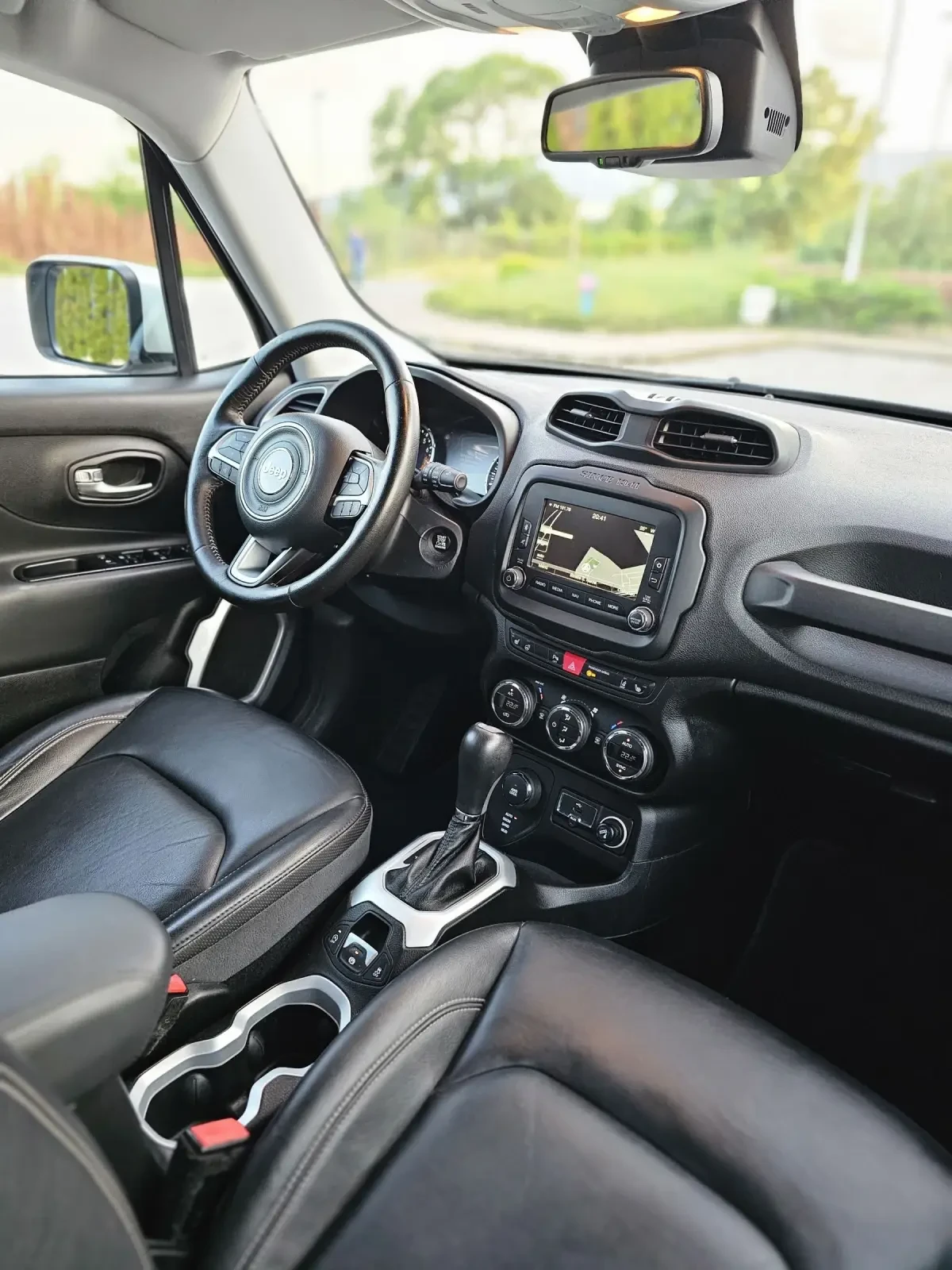 Jeep Renegade 1.4т 170к.с 4х4 LIMITED Avtomat Bi Xenon Koja  - изображение 10