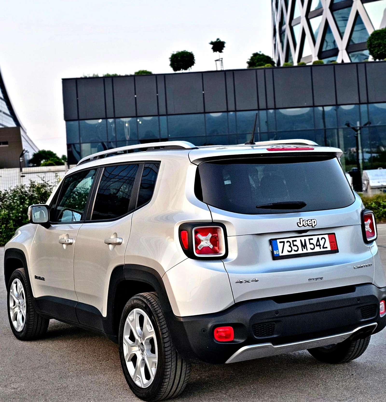 Jeep Renegade 1.4т 170к.с 4х4 LIMITED Avtomat Bi Xenon Koja  - изображение 4