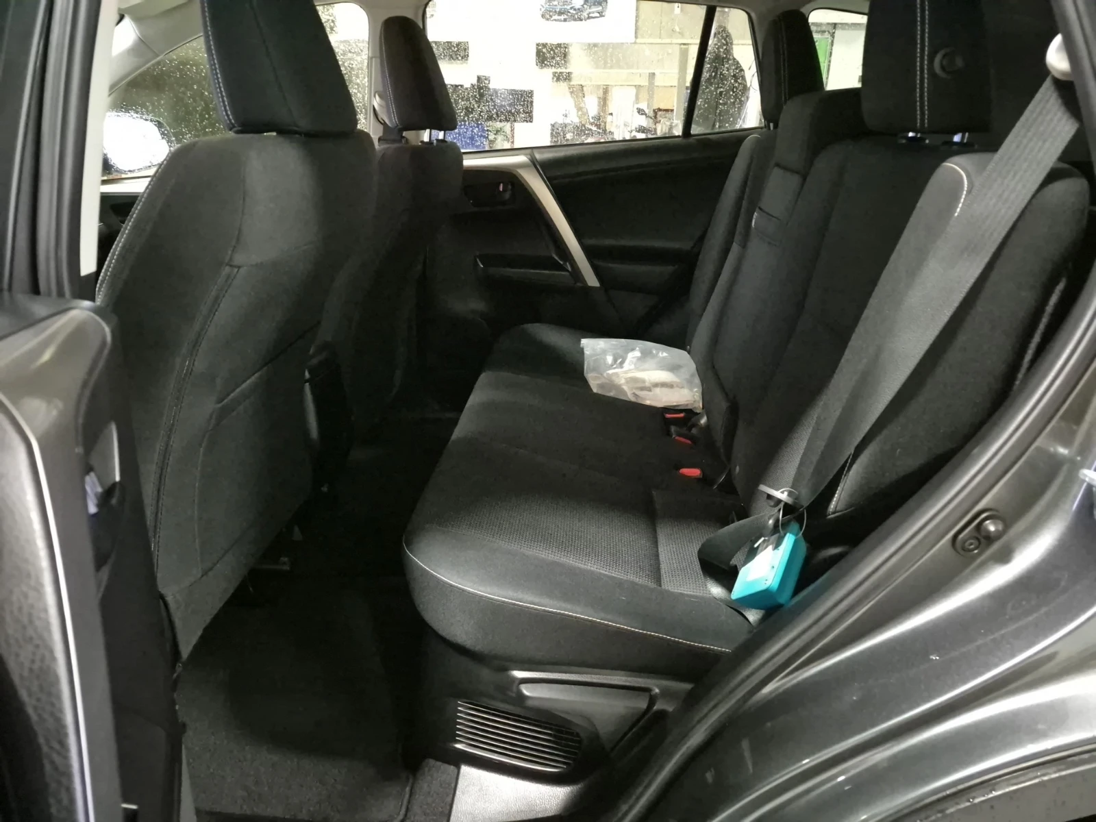 Toyota Rav4 LE+ HYBRID| 2.5L| 4x4| 2 K����  | Mobile.bg � ����������� 12