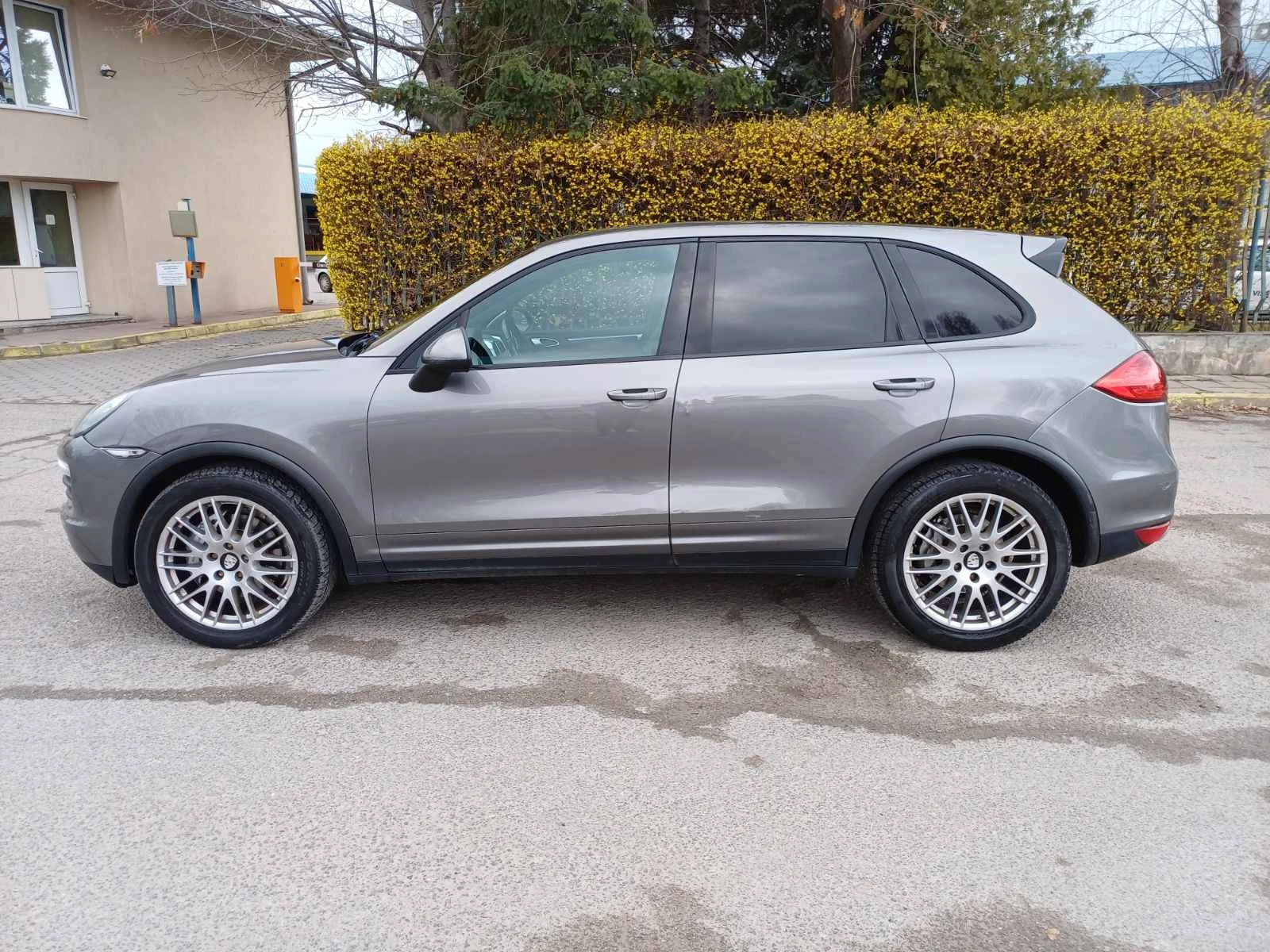 Porsche Cayenne S 4.8 BOSE, снимка 2 - Автомобили и джипове - 53976202
