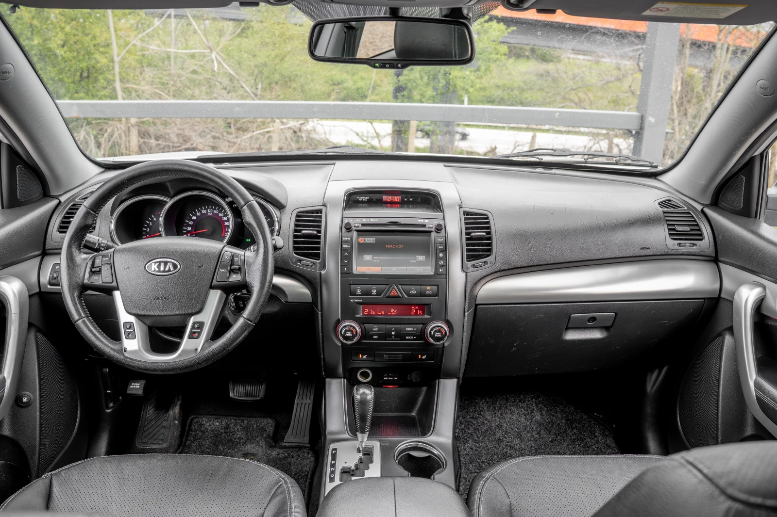 Kia Sorento 2.2CRDI Фейслифт, снимка 13 - Автомобили и джипове - 54561886