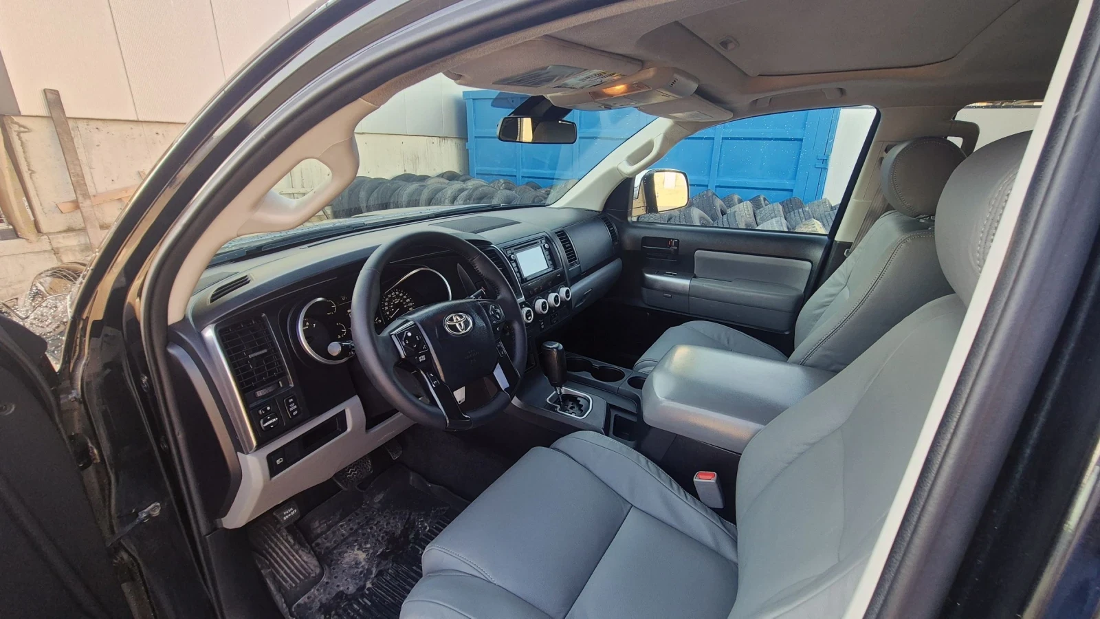 Toyota Sequoia, снимка 8 - Автомобили и джипове - 54662429