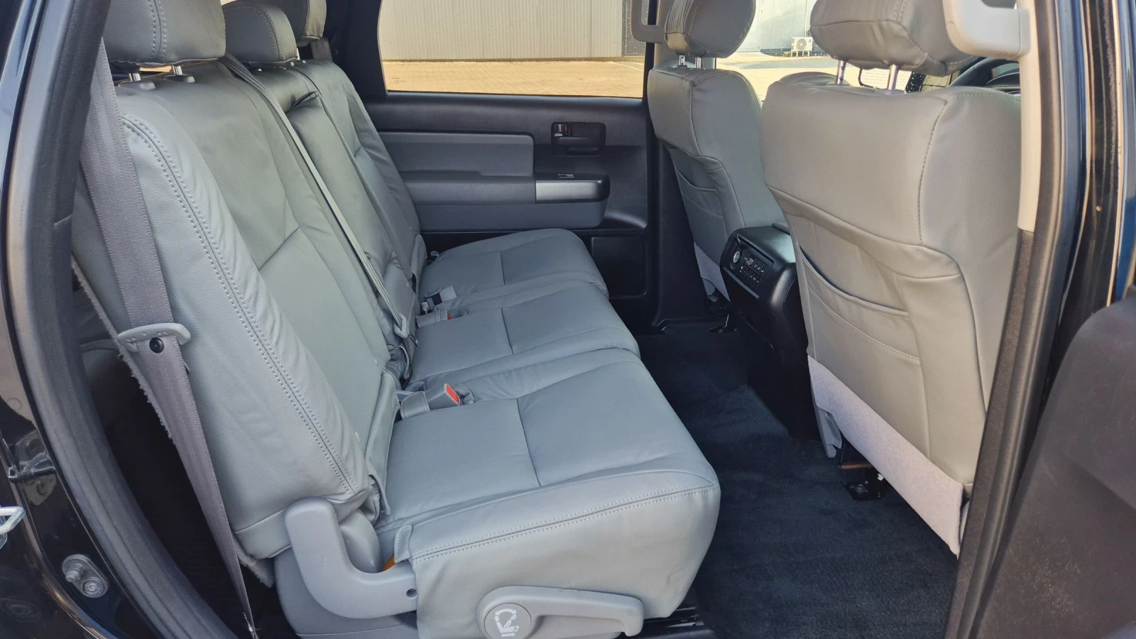 Toyota Sequoia, снимка 13 - Автомобили и джипове - 54662429