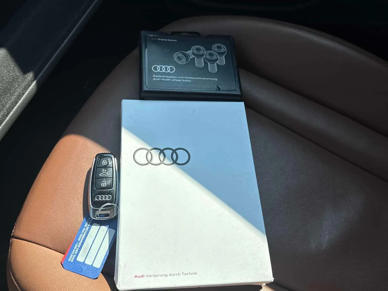 Audi Q7 * Komfort * CARFAX * БЕЗ ПЪРВОНАЧАЛНА ВНОСКА, снимка 12 - Автомобили и джипове - 55226131