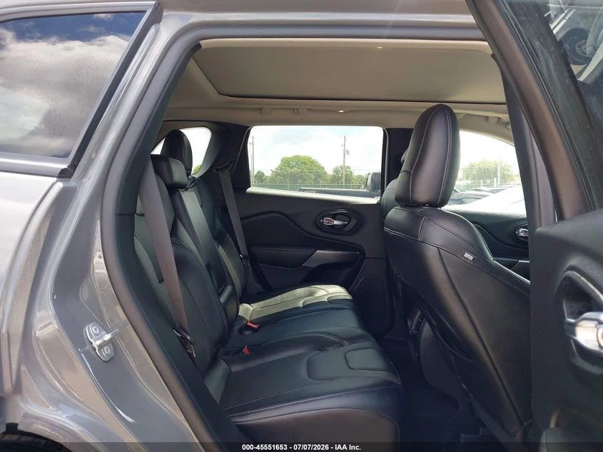 Jeep Cherokee 3.2l Limited 4X4, снимка 8 - Автомобили и джипове - 55816244
