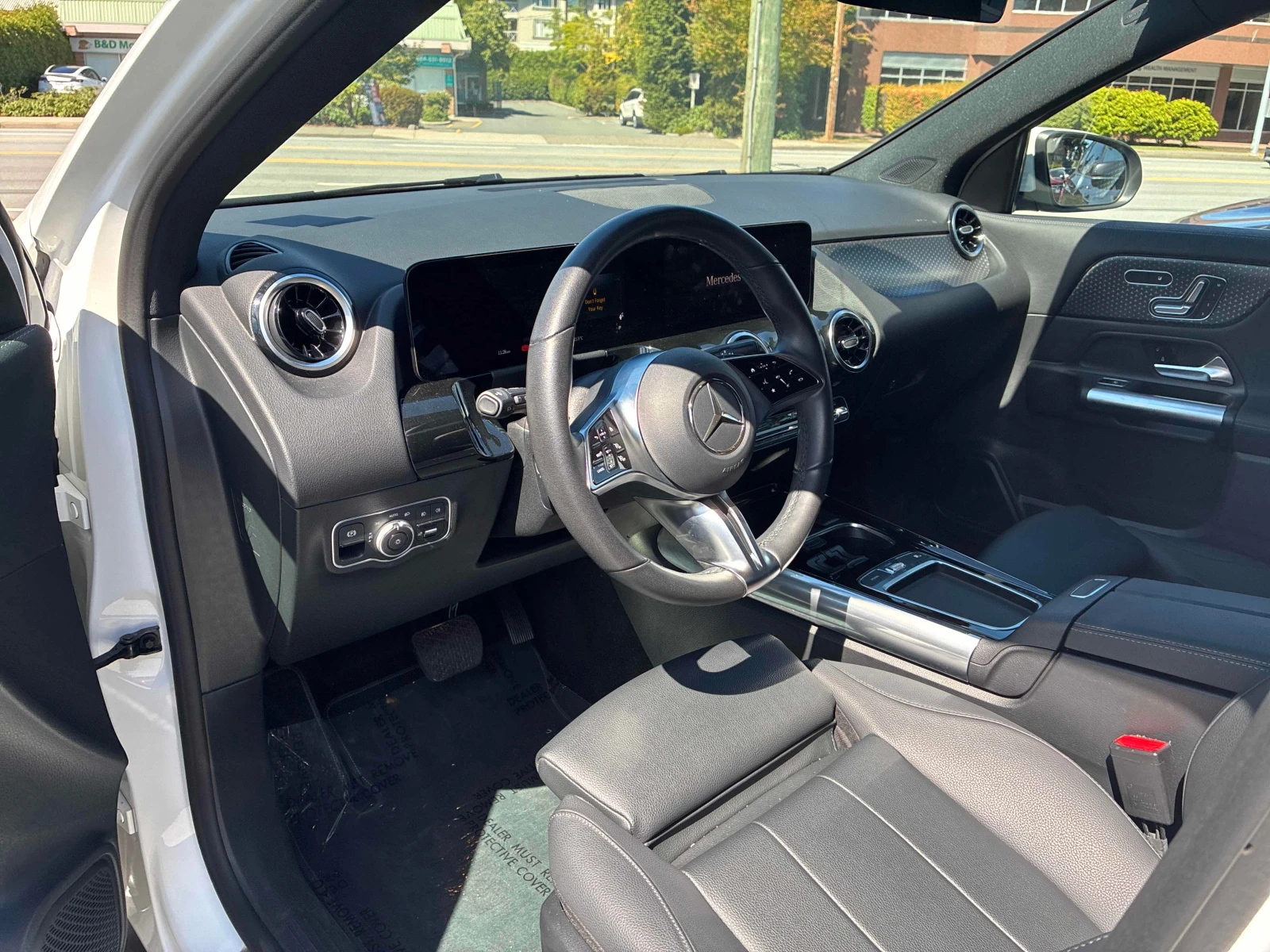 Mercedes-Benz GLA 250  DISTRONIC / 360 / MEMORY / АВТОКРЕДИТ, снимка 9 - Автомобили и джипове - 56023190