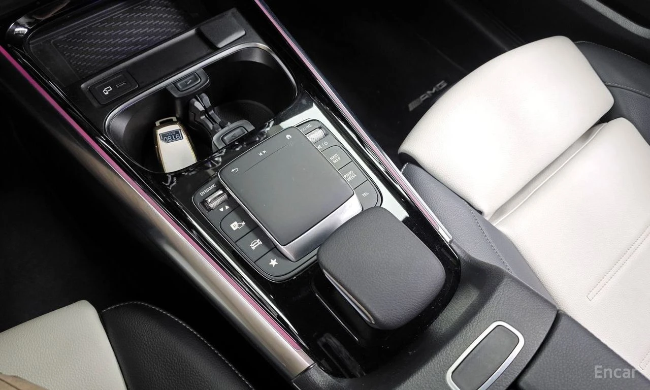 Mercedes-Benz GLA 250 AMG* LINE* ДИСТРОНИК* LANE* ASSIST* КАМЕРА* , снимка 11 - Автомобили и джипове - 56118915