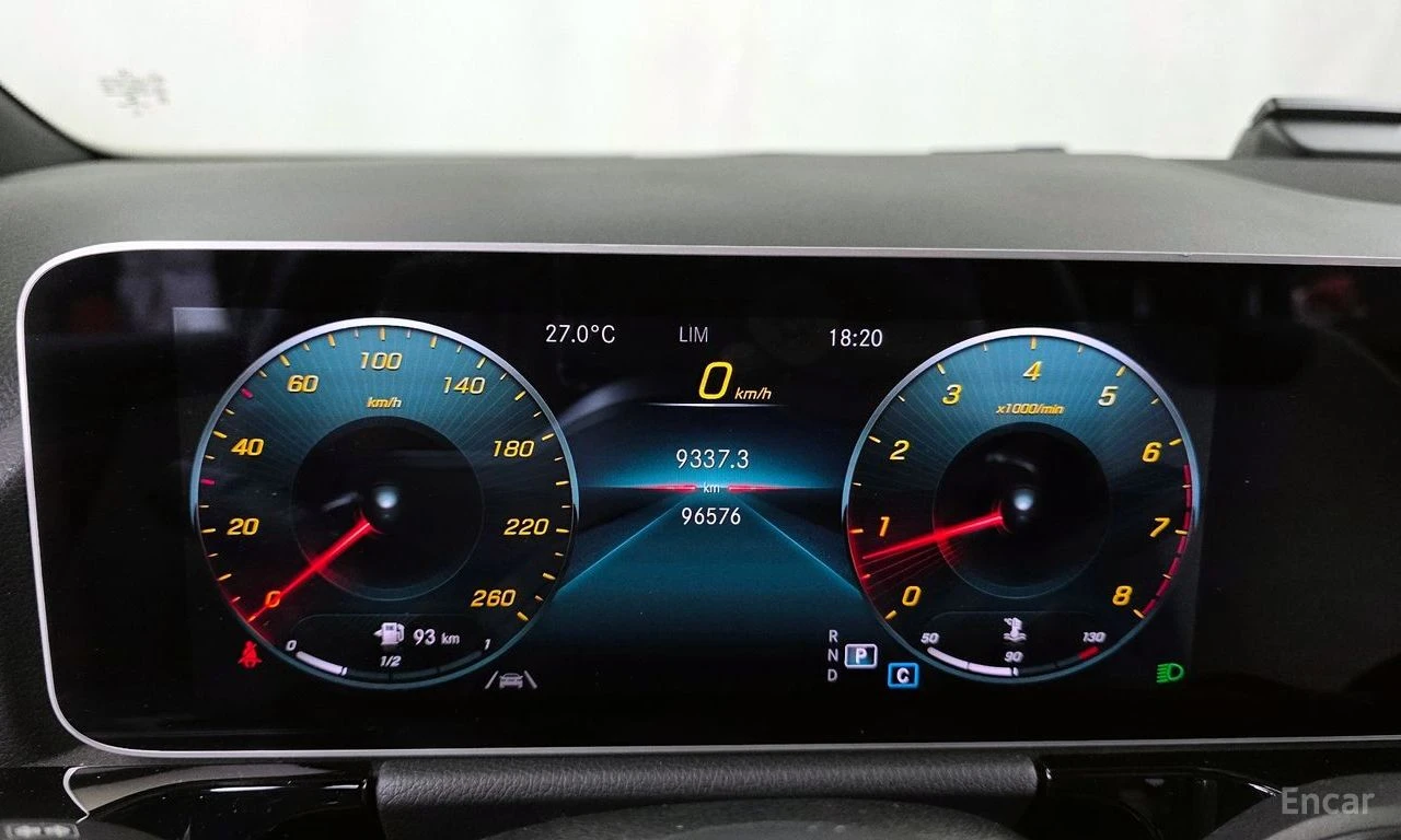 Mercedes-Benz GLA 250 AMG* LINE* ДИСТРОНИК* LANE* ASSIST* КАМЕРА* , снимка 12 - Автомобили и джипове - 56118915