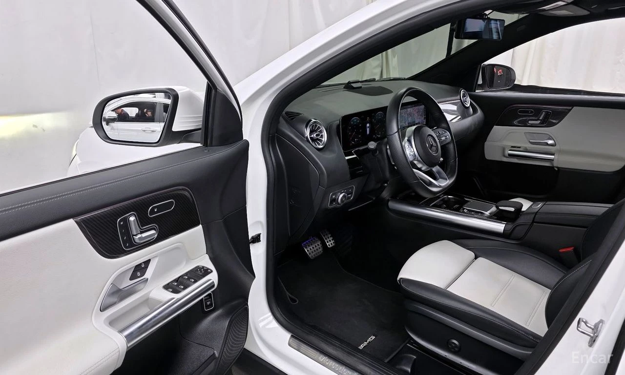 Mercedes-Benz GLA 250 AMG* LINE* ДИСТРОНИК* LANE* ASSIST* КАМЕРА* , снимка 6 - Автомобили и джипове - 56118915