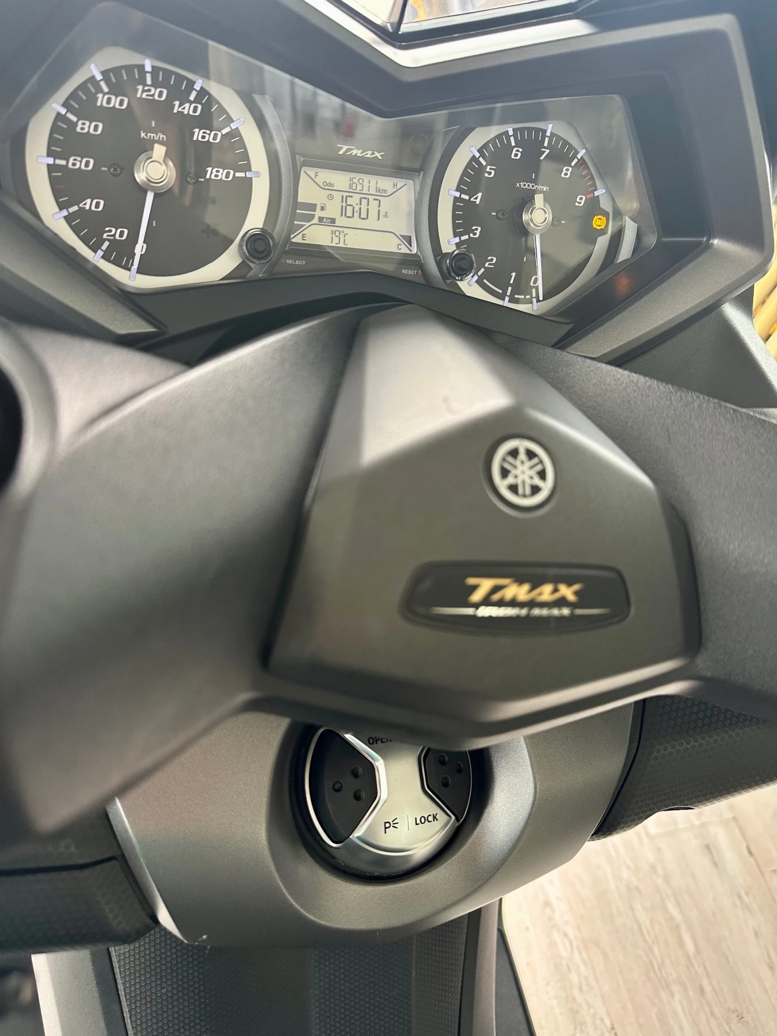 Yamaha T-max 530i Iron Max LED/ABS - изображение 2